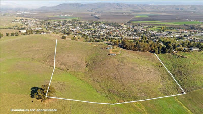 15 Stephens Dr San Juan Bautista, CA 95045