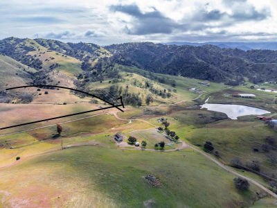 42.1 Panoche Rd Paicines, CA 95043