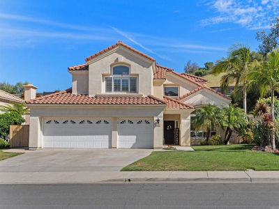 4907 Bella Collina St Oceanside, CA 92056