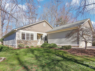 241 Fairway View Dr Etowah, NC 28729