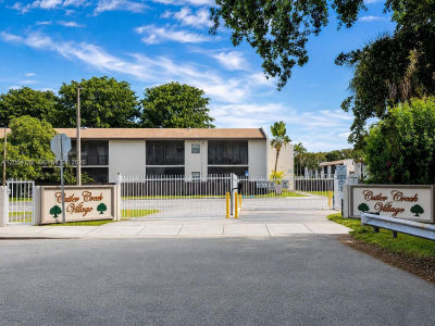 10370 SW 220th St APT 228 Miami, FL 33190