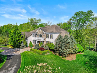 145 Rising Meadow Way East Stroudsburg, PA 18302