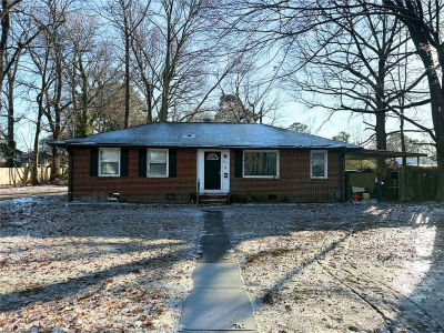 64 Saunders Rd Newport News, VA 23601