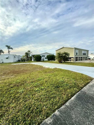 386 Tricia Ln Fort Myers, FL 33908