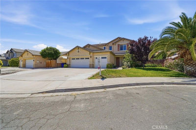 13825 Hawk Ct Victorville, CA 92394