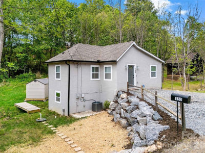 153 Arrowood Corner Rd Mars Hill, NC 28754