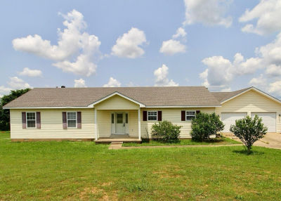 212 Southern Downs Dr Lexington, TN 38351