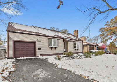 686 2nd St Crete, IL 60417