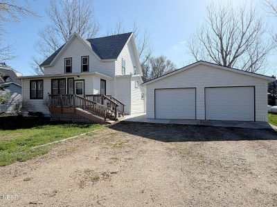 406 1st St Florence, SD 57235