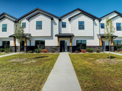 1002 S 4th St Clinton, IA 52732