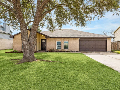 320 Creek Bend Dr League City, TX 77573