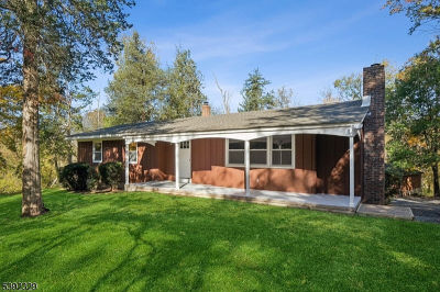 5 Weatherhill Rd Lebanon, NJ 08833