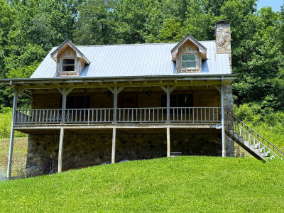 453 Trentham Hollow Rd Parrottsville, TN 37843