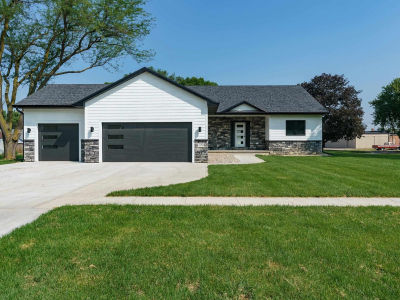 520 Willard St Whiting, IA 51063