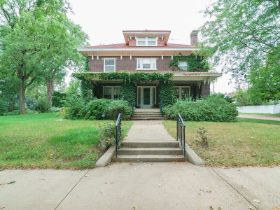 2423 Jackson St Sioux City, IA 51104