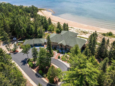 5343 Michibay Dr Manistique, MI 49854
