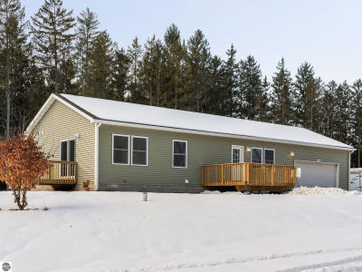 5086 Red Maple Dr Kalkaska, MI 49646