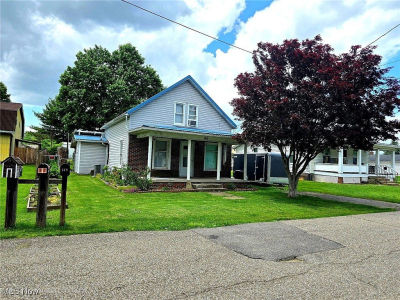 99 Washington St Waterford, OH 45786