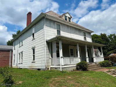 615 Wooster St Marietta, OH 45750