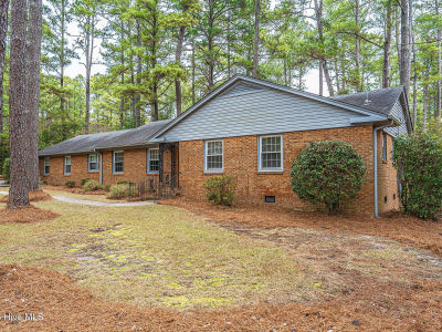 202 Downing Pl Southern Pines, NC 28387