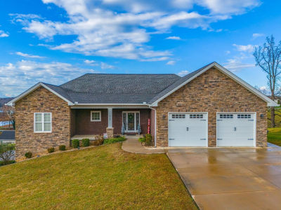 4144 Harbor View Dr Morristown, TN 37814
