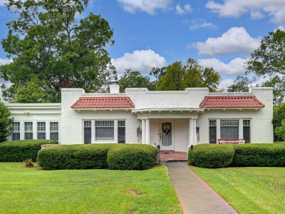 129 N Zion St Winnsboro, SC 29180