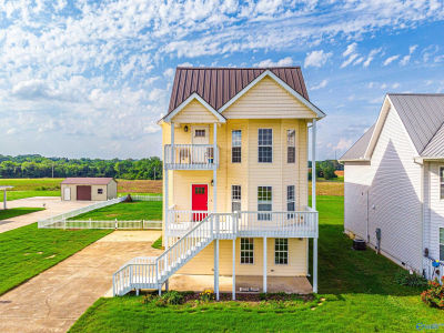 5329 Bay Village Dr Athens, AL 35611