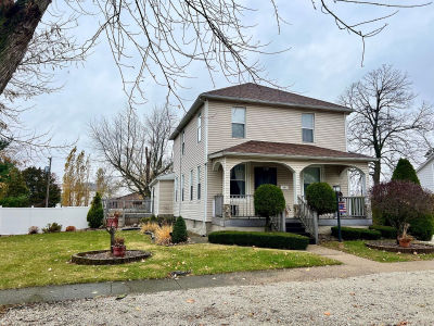 118 N Hartwell St Gilman, IL 60938