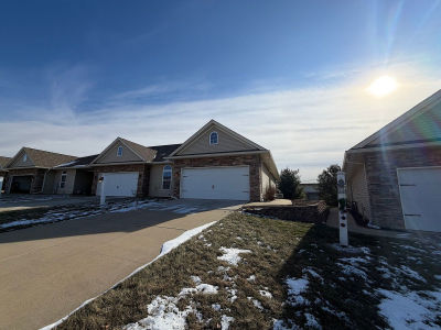 1709 E Timber Wolf Ln #C Mahomet, IL 61853
