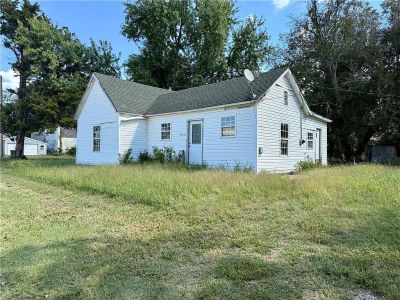 801 E Park St Rich Hill, MO 64779