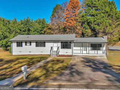 1028 Dixie Dr Jonesboro, GA 30236