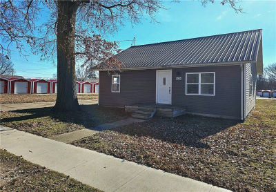 505 W Pleasant St Greenup, IL 62428