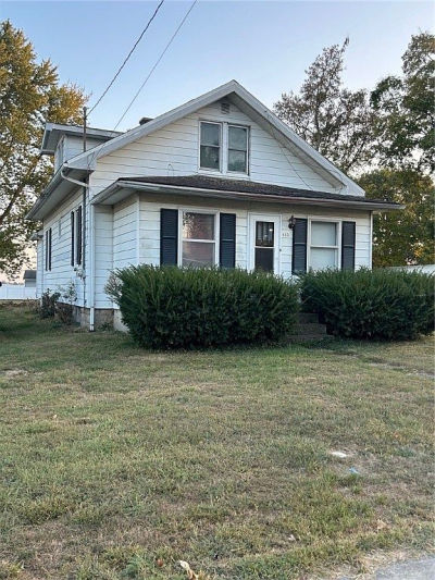 415 E Main St Teutopolis, IL 62467