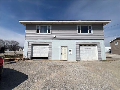 4 W Ashmore St APT A Ashmore, IL 61912