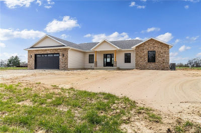 13147 N Country Club Rd Effingham, IL 62401