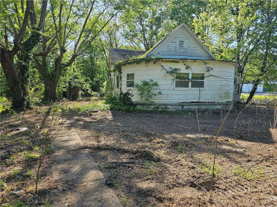 507 S Delaware St Greenup, IL 62428