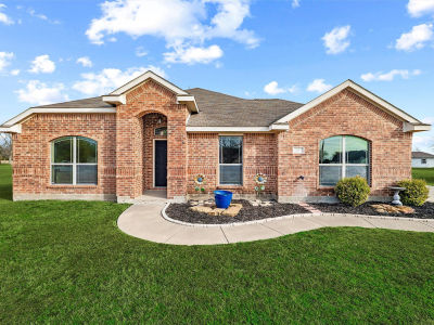 1547 Brookview Dr Lancaster, TX 75146