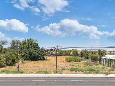 2296 W Henderson Ave Porterville, CA 93257