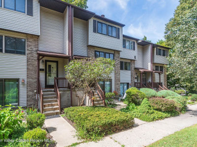 258 Village Ct Kingston, NY 12401