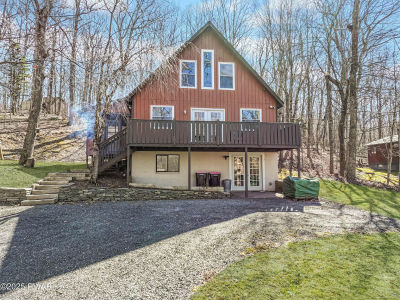 132 S Shore Dr Milford, PA 18337