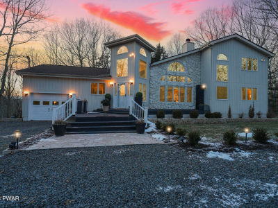 202 Remuda Dr Lords Valley, PA 18428