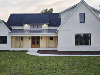 2827 Landing Cir Grimesland, NC 27837