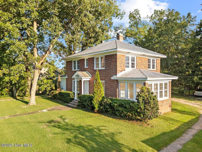 860 Main St Bayboro, NC 28515