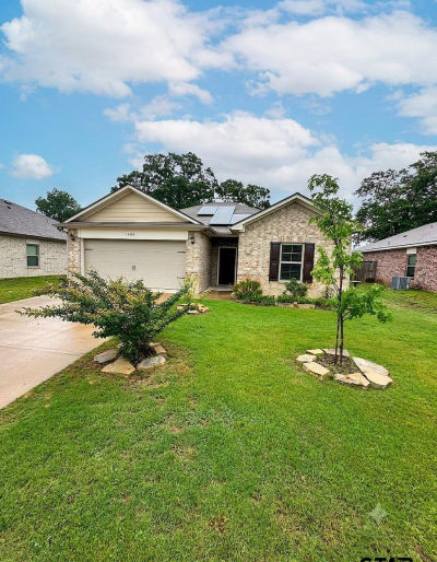 17458 Stacy St Lindale, TX 75771