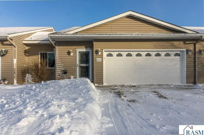 2056 Pratt Cir Saint Peter, MN 56082