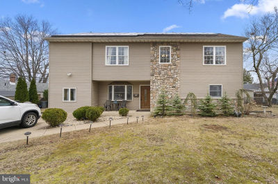 608 E Pine St Trevose, PA 19053