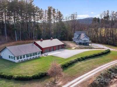 326 Golden Valley Dr Hendersonville, NC 28792