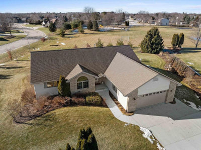 157 Meadow Ridge Dr Sheboygan Falls, WI 53085