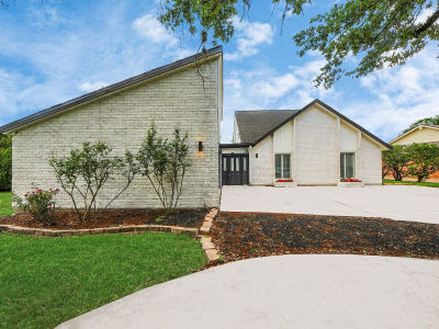 722 Merrick Dr Sugar Land, TX 77478