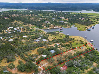 303 Lakeview Dr Spicewood, TX 78669